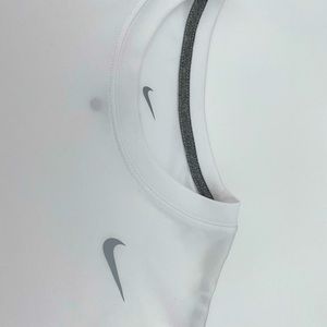 L Nike DRI-FIT  T-shirt.  Like new!
